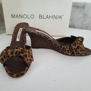 NEW Manolo Blahnik cheetah print leather wedges